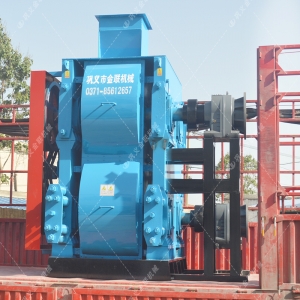 中型四輥破碎機發貨圖片_發往河南_破碎河卵石