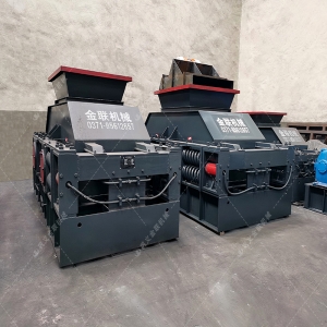 2PG400x400對輥破碎機發(fā)貨圖片_發(fā)往福建泉州_破碎瓜子石