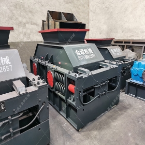 中小型直連式對輥破碎機兩臺發(fā)往河南