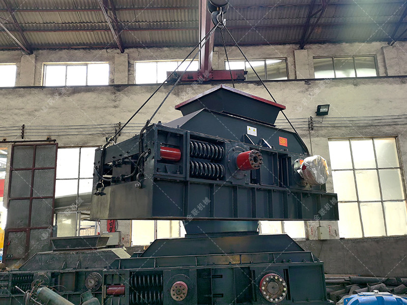 了解設(shè)備配置的技術(shù)參數(shù)，了解設(shè)備配置的技術(shù)參數(shù)，并根據(jù)對輥破碎機(jī)用戶的生產(chǎn)要求和物料硬度，合理構(gòu)建對輥破碎機(jī)的設(shè)備規(guī)格