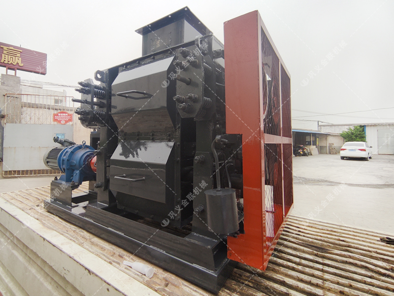 客戶定做4PGT0404小型四輥破碎機發貨圖片 發往山東