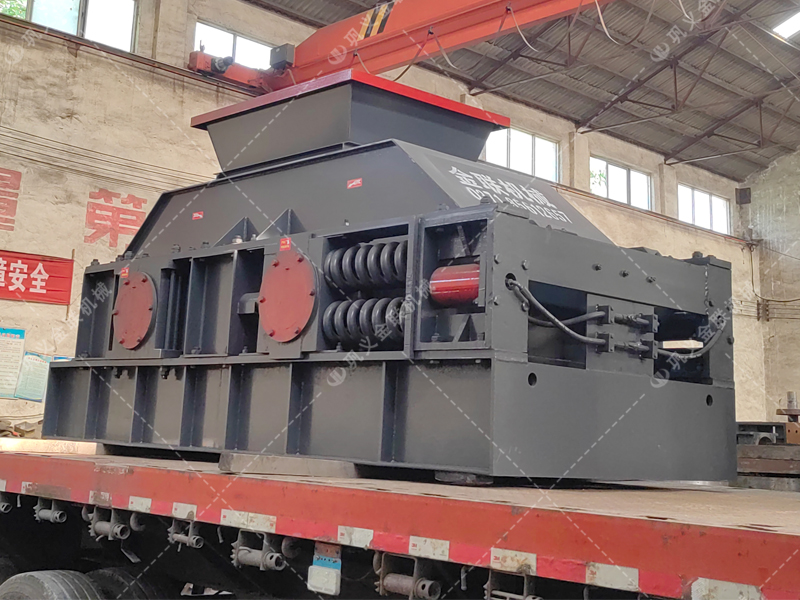 2PG1200x800半自動對輥制砂機發往陜西商洛處理石灰石