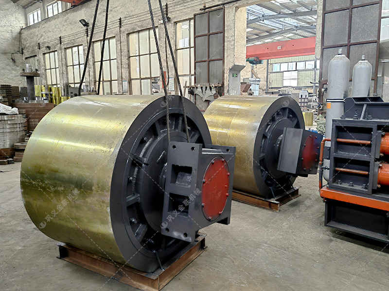 石子制砂用什么設備好？液壓對輥破碎機的優勢解析