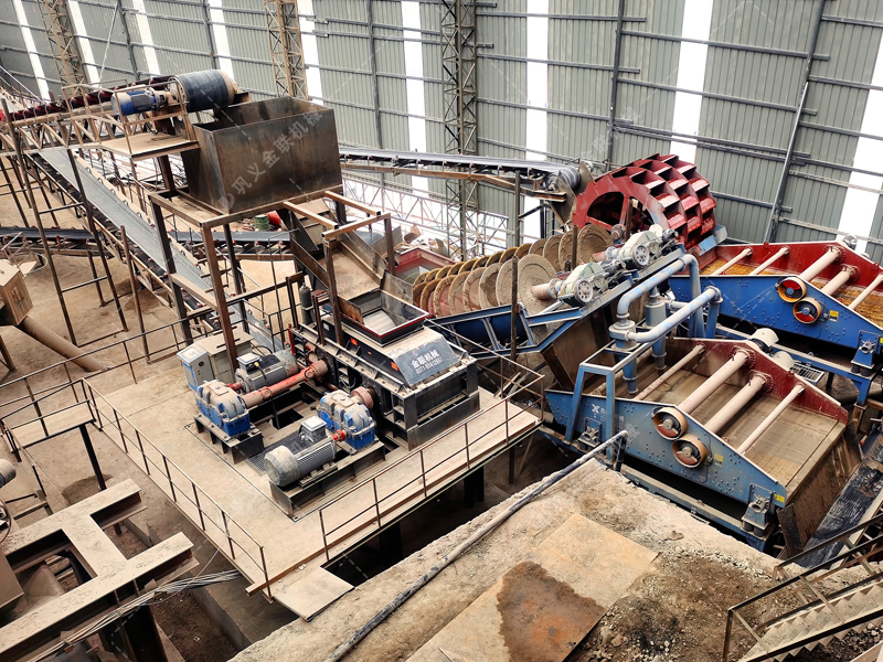 玄武巖制砂能替代河沙用于混凝土嗎？使用對輥破碎機怎么樣？