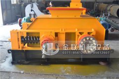 怎么來調(diào)節(jié)風(fēng)化砂制砂機(jī)的出料粒度？